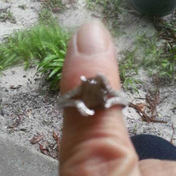 Ring - Picture 2 of 2